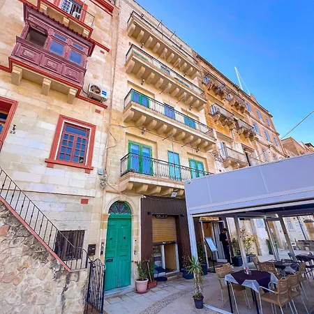 Διαμέρισμα Bright 2-bedroom Seaview -