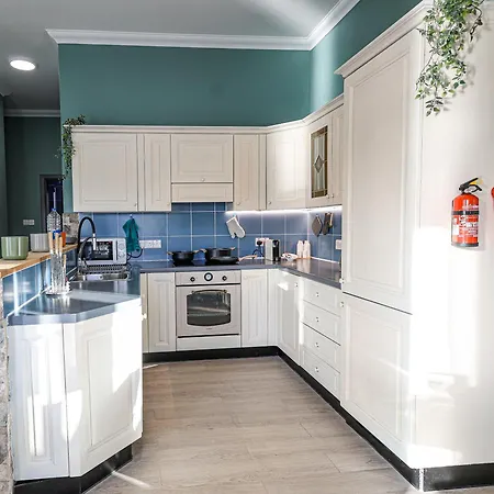 Bright 2-bedroom Seaview - * Senglea