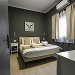 Bright 2-bedroom Seaview - *
