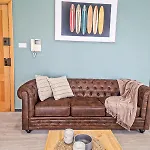 Bright 2-bedroom Seaview - *
