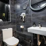 Bright 2-bedroom Seaview -