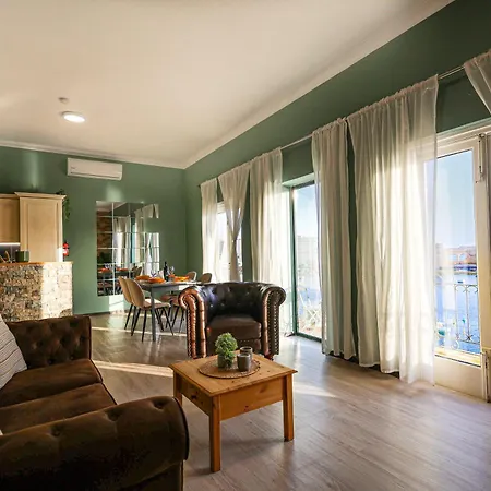 Bright 2-bedroom Seaview - Apartment