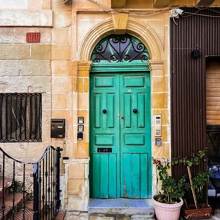 Bright 2-bedroom Seaview - Apartment