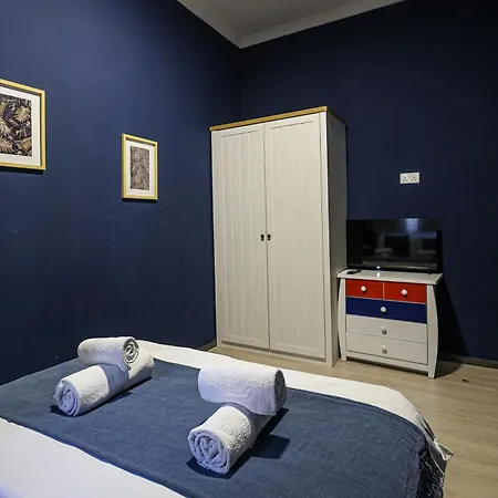 Bright 2-bedroom Seaview -