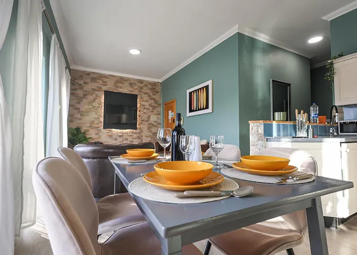 Bright 2-bedroom Seaview - * Senglea