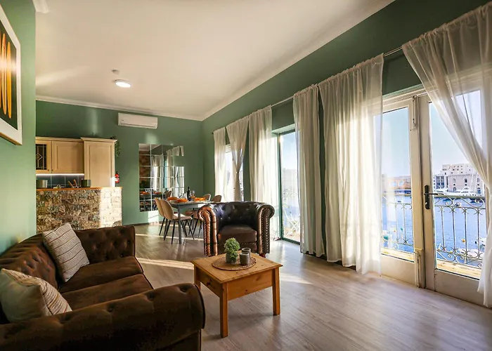 Bright 2-bedroom Seaview - Lejlighed